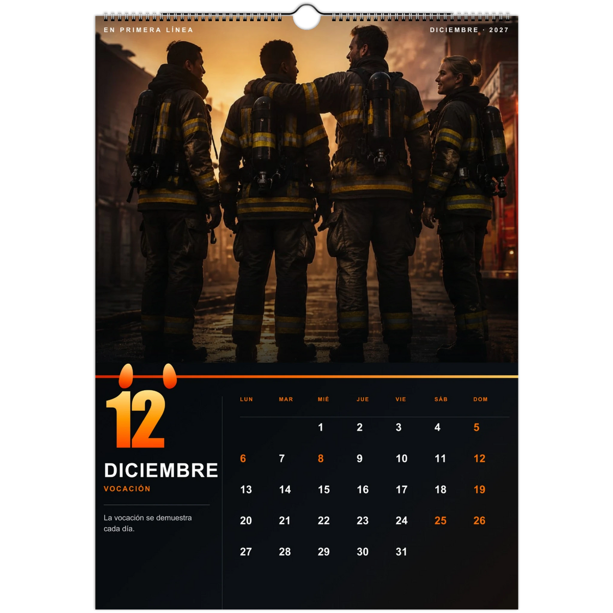 Página de diciembre del calendario de bomberos 2027 con un equipo de cuatro bomberos