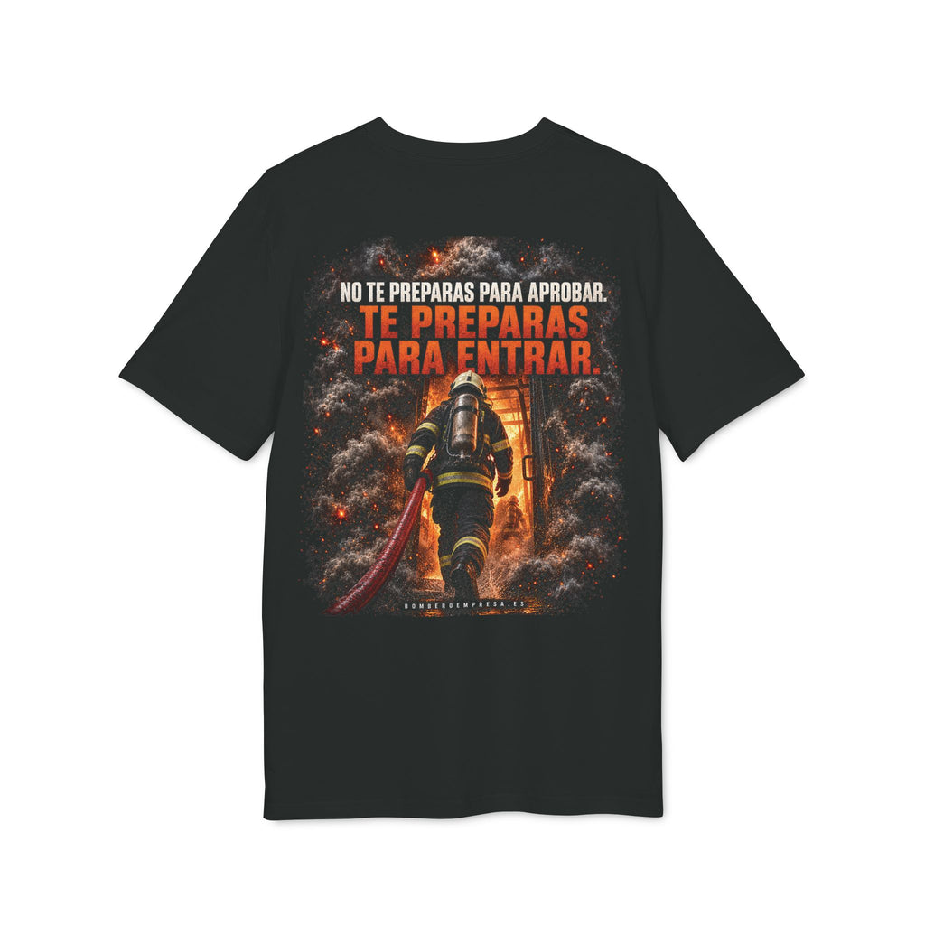 Parte trasera de camiseta negra para bomberos con ilustración de bombero y frase Te preparas para entrar