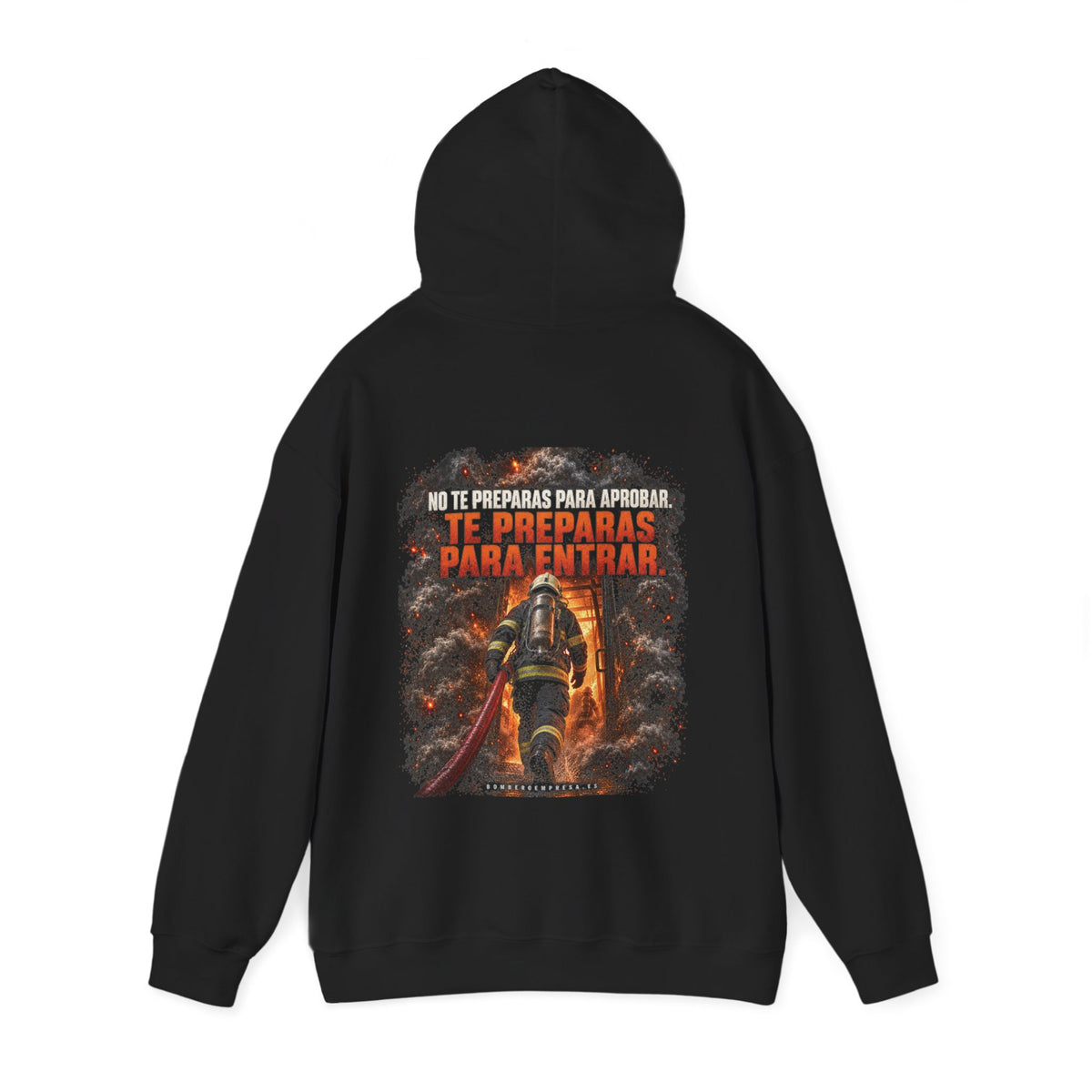 Sudadera negra con capucha vista desde atrás con diseño de bombero entrando en una emergencia