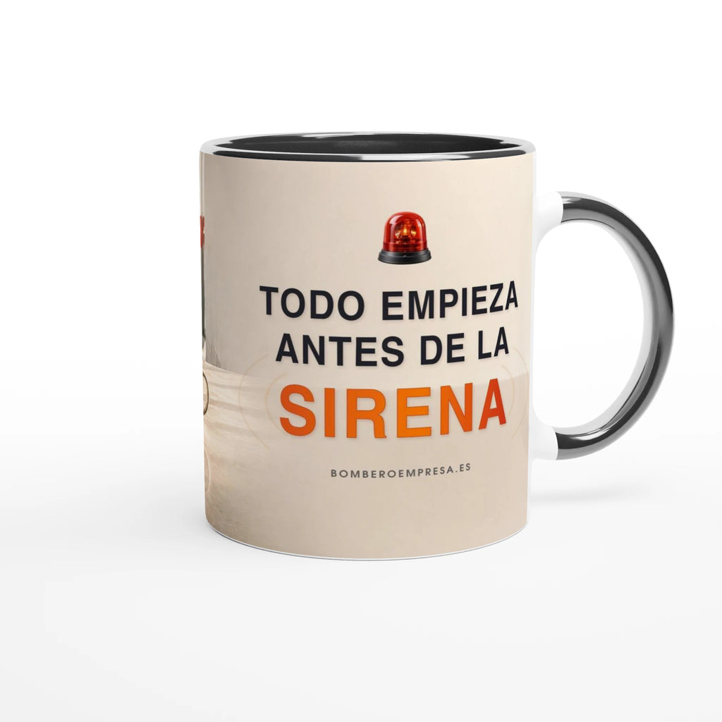 Taza de bombero con la frase Todo empieza antes de la sirena y una luz de emergencia roja